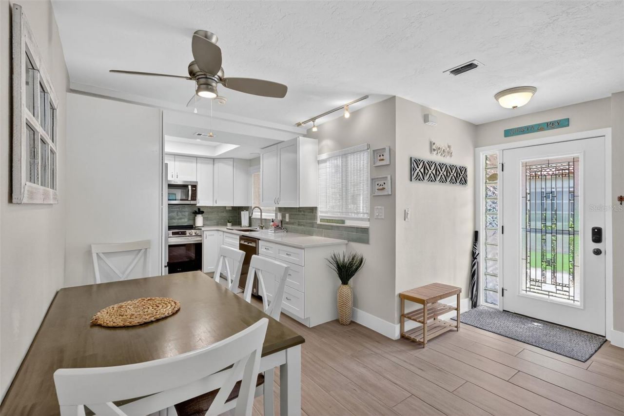 161 Vista Hermosa Circle, Unit 26-A, Sarasota, FL 34242 Photo