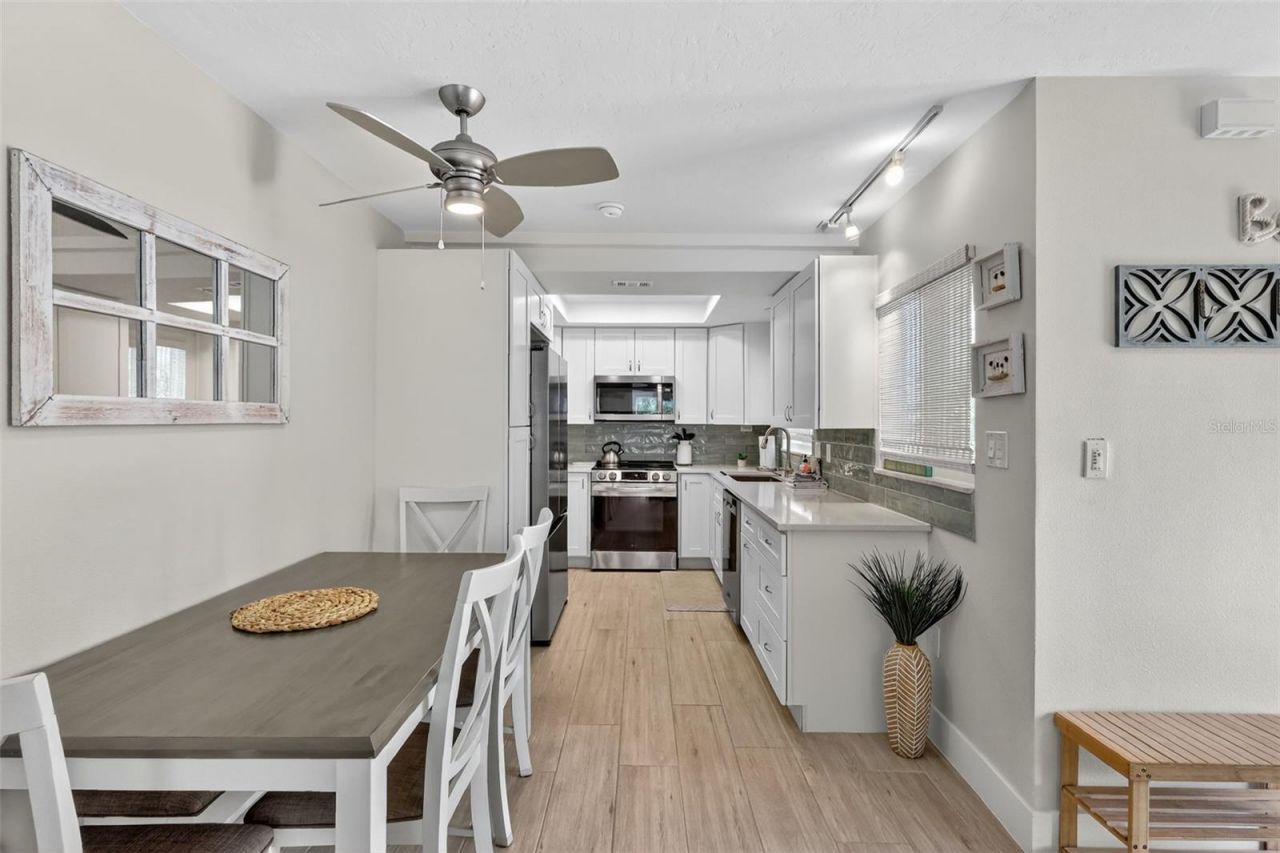 161 Vista Hermosa Circle, Unit 26-A, Sarasota, FL 34242 Photo