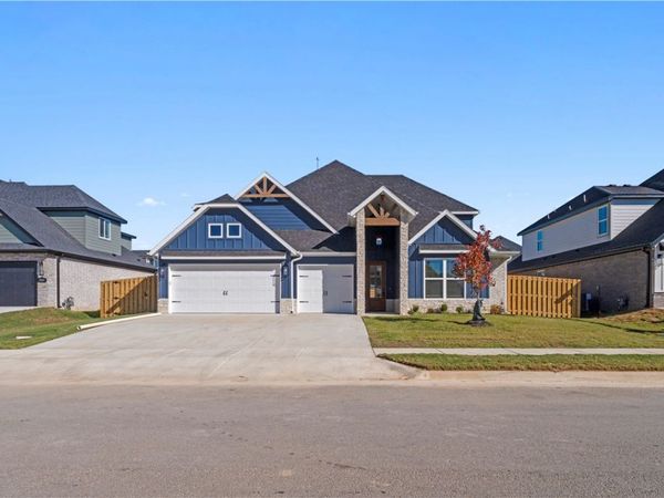 1450 Dresden Drive, Centerton, AR 72719