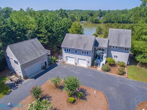 186 Cedar Pointe Drive, Urbanna, VA 23175