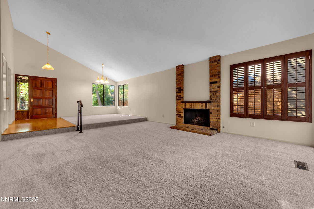 320 W Riverview Circle, Reno, NV 89509 Photo