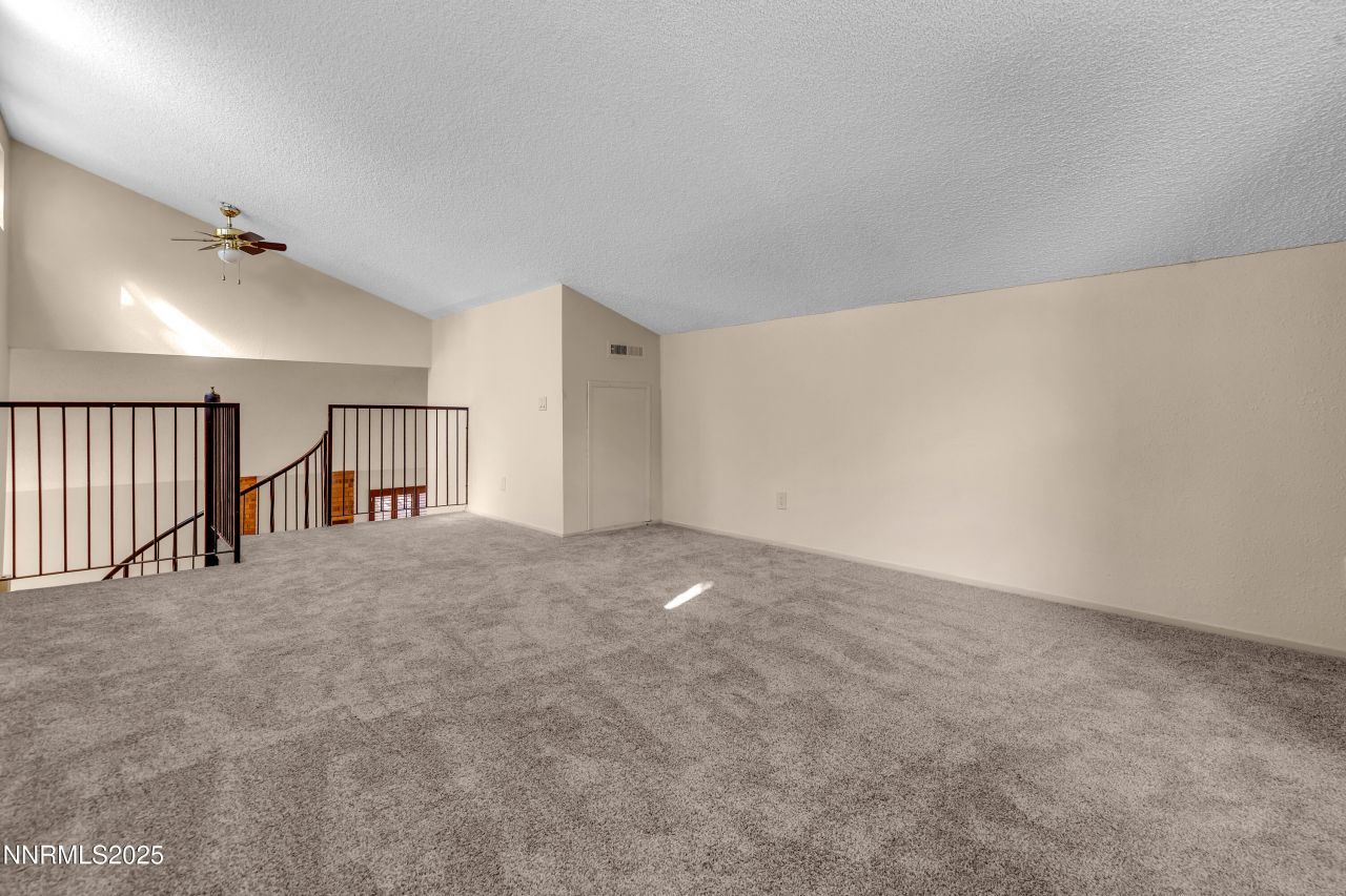 320 W Riverview Circle, Reno, NV 89509 Photo