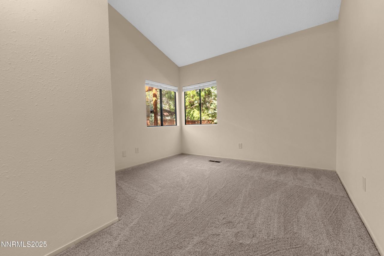 320 W Riverview Circle, Reno, NV 89509 Photo