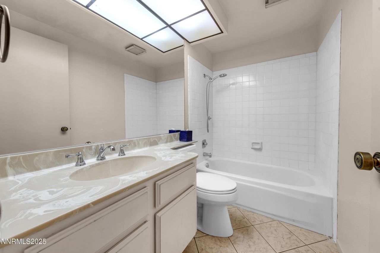 320 W Riverview Circle, Reno, NV 89509 Photo