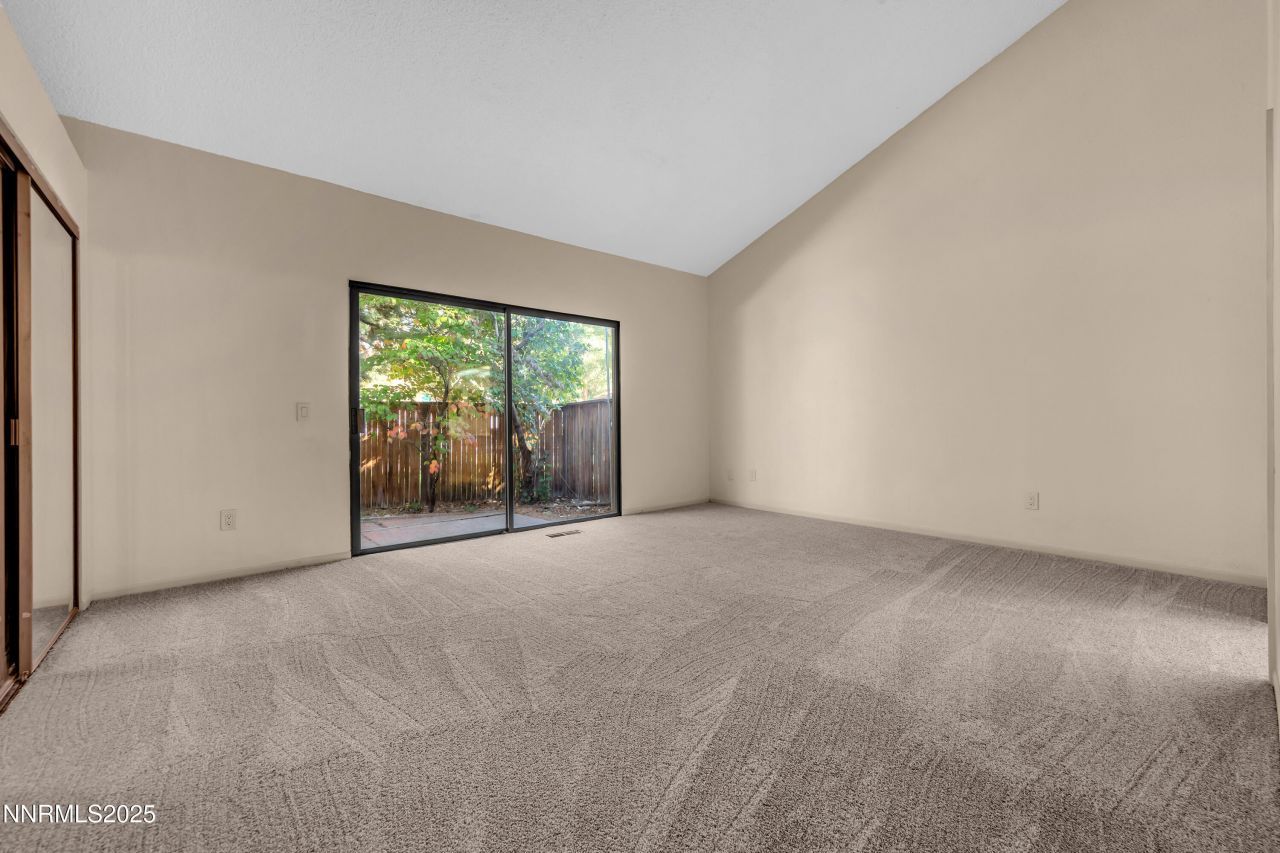 320 W Riverview Circle, Reno, NV 89509 Photo