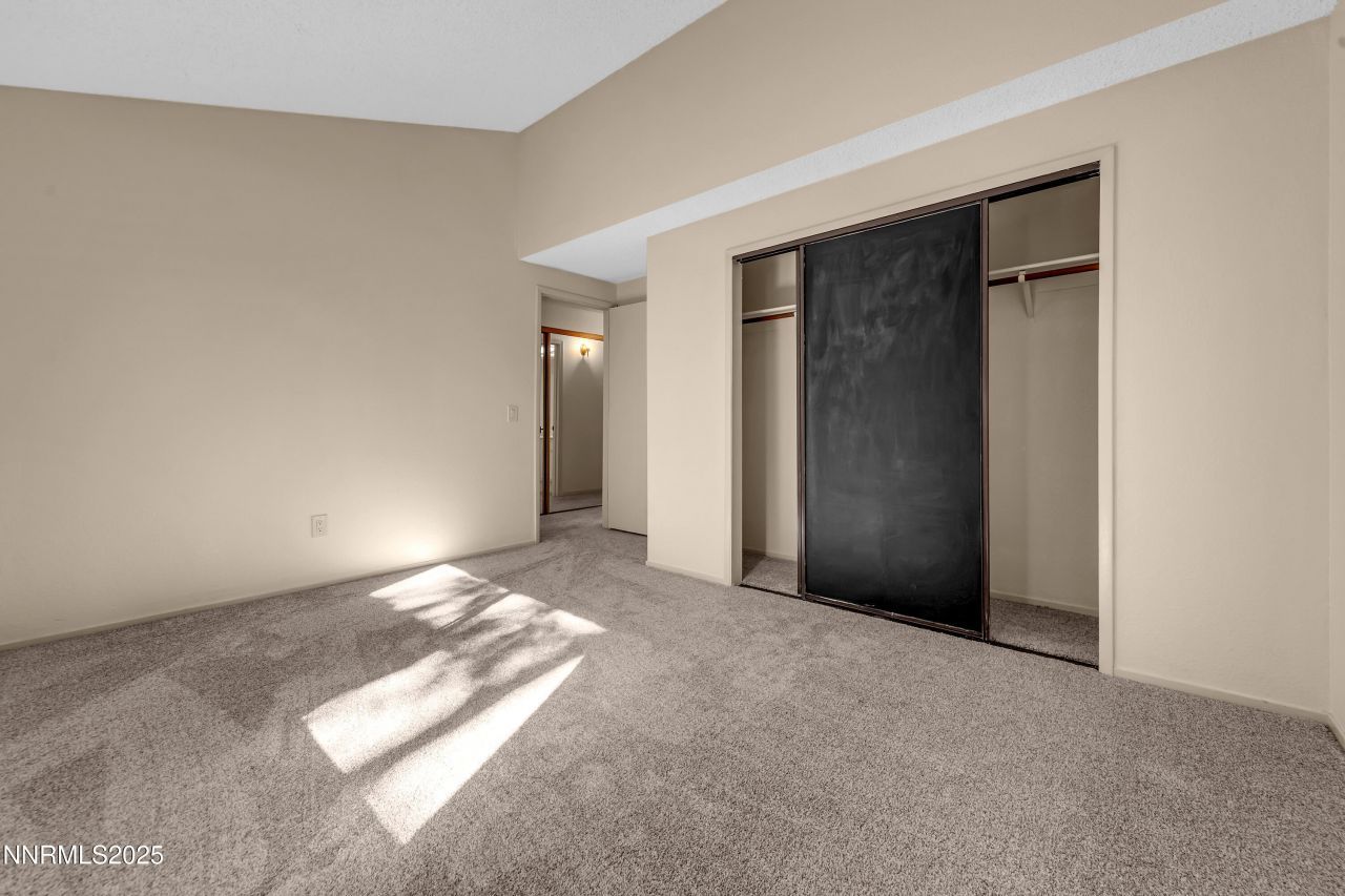 320 W Riverview Circle, Reno, NV 89509 Photo