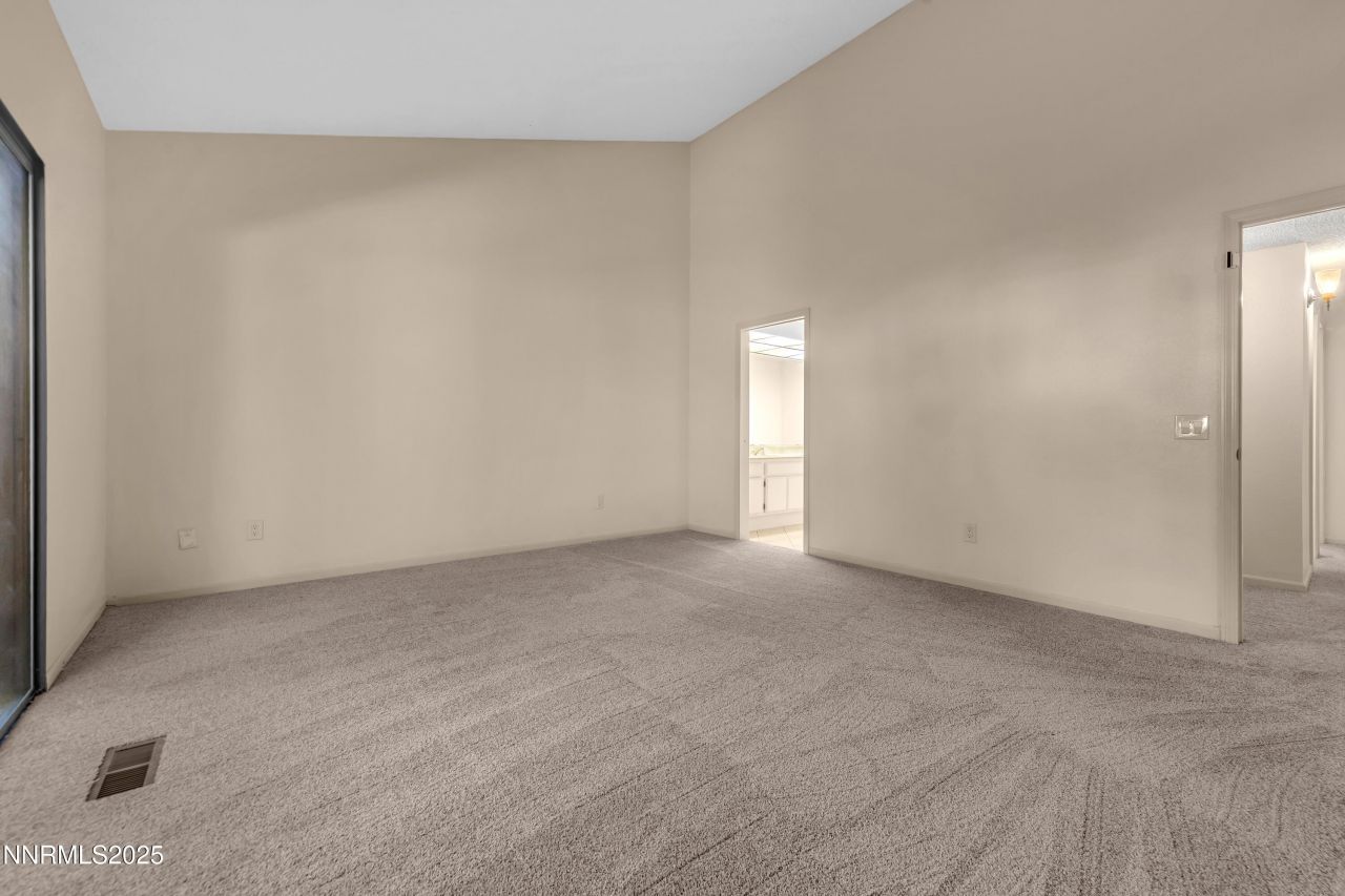 320 W Riverview Circle, Reno, NV 89509 Photo