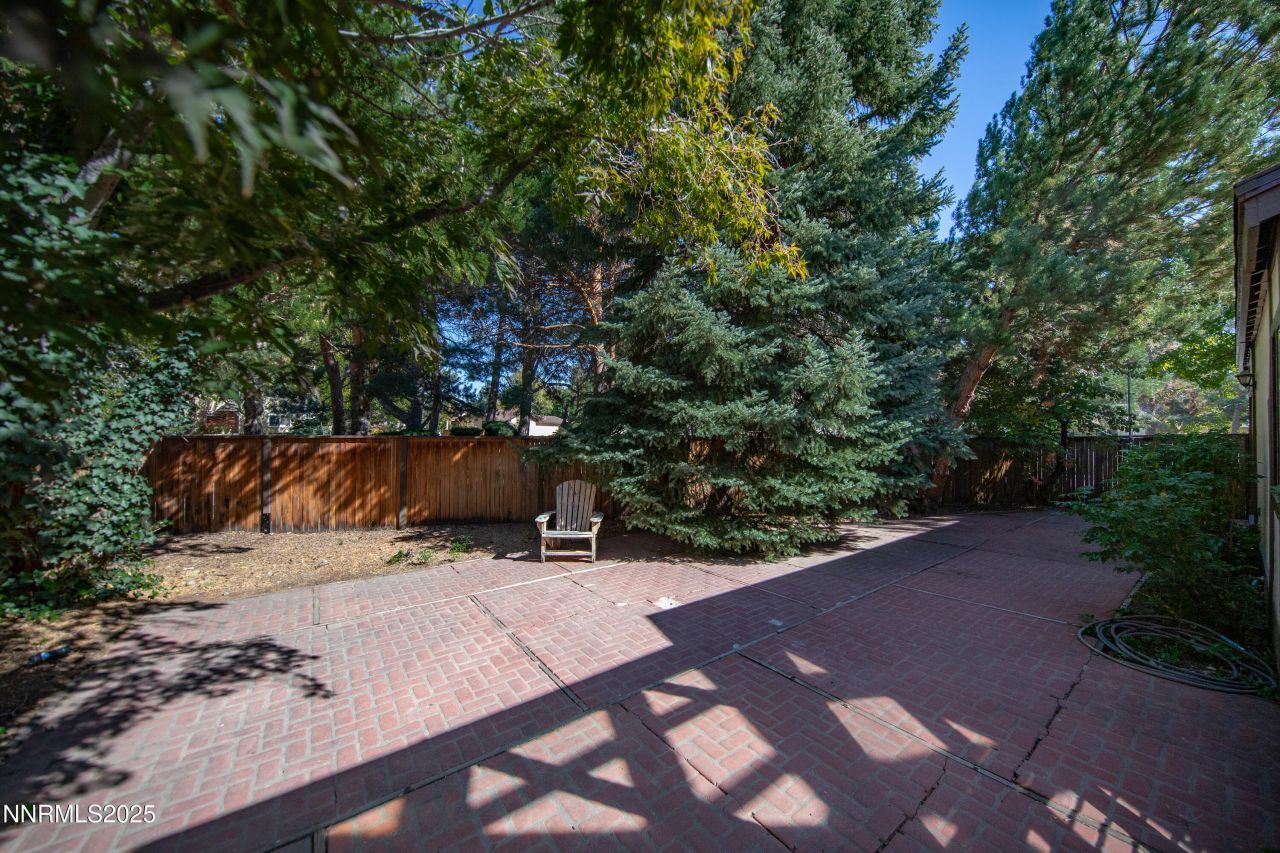 320 W Riverview Circle, Reno, NV 89509 Photo