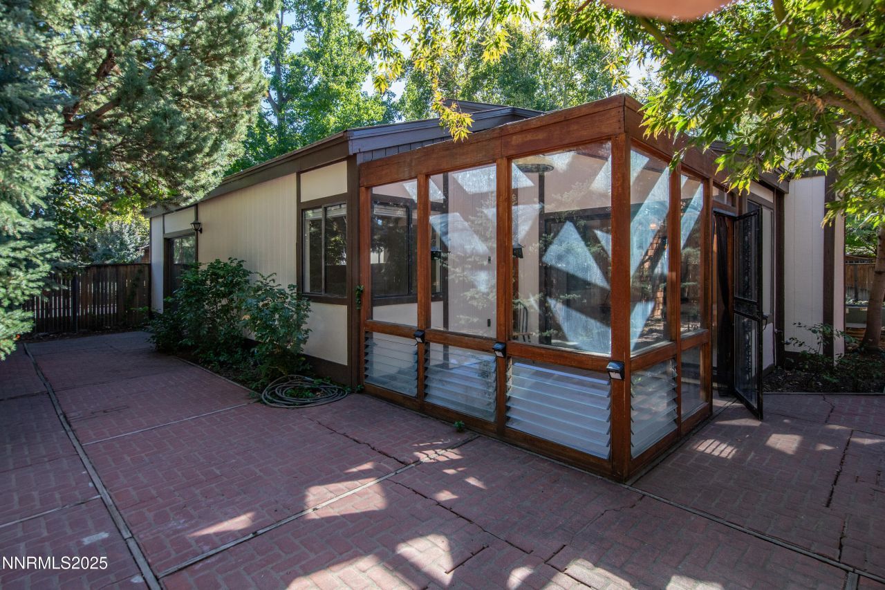 320 W Riverview Circle, Reno, NV 89509 Photo