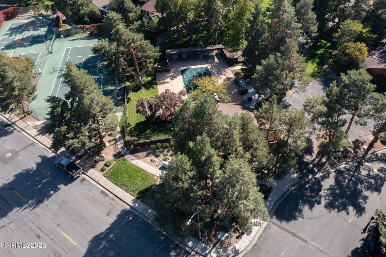 320 W Riverview Circle, Reno, NV 89509 Photo