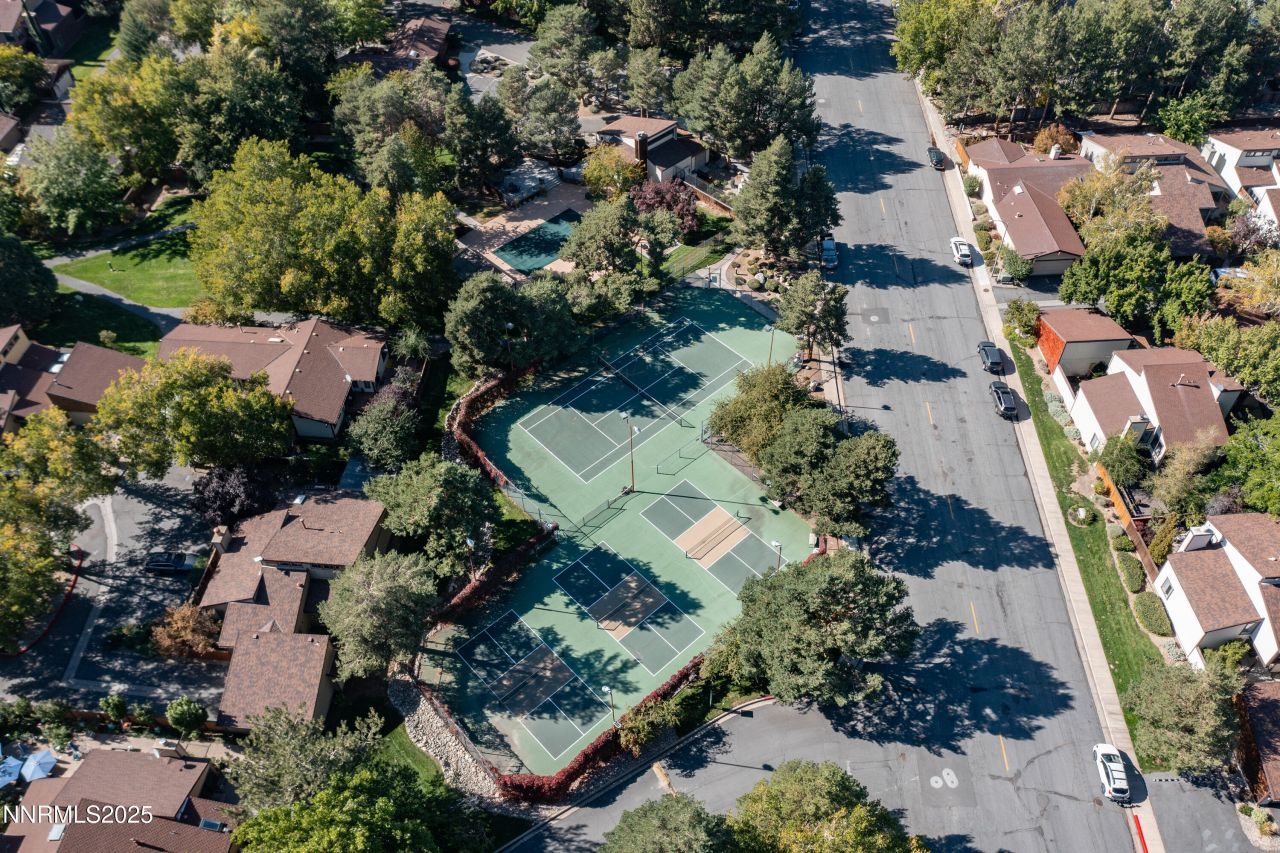 320 W Riverview Circle, Reno, NV 89509 Photo