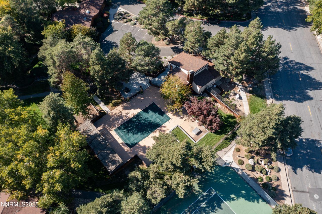 320 W Riverview Circle, Reno, NV 89509 Photo