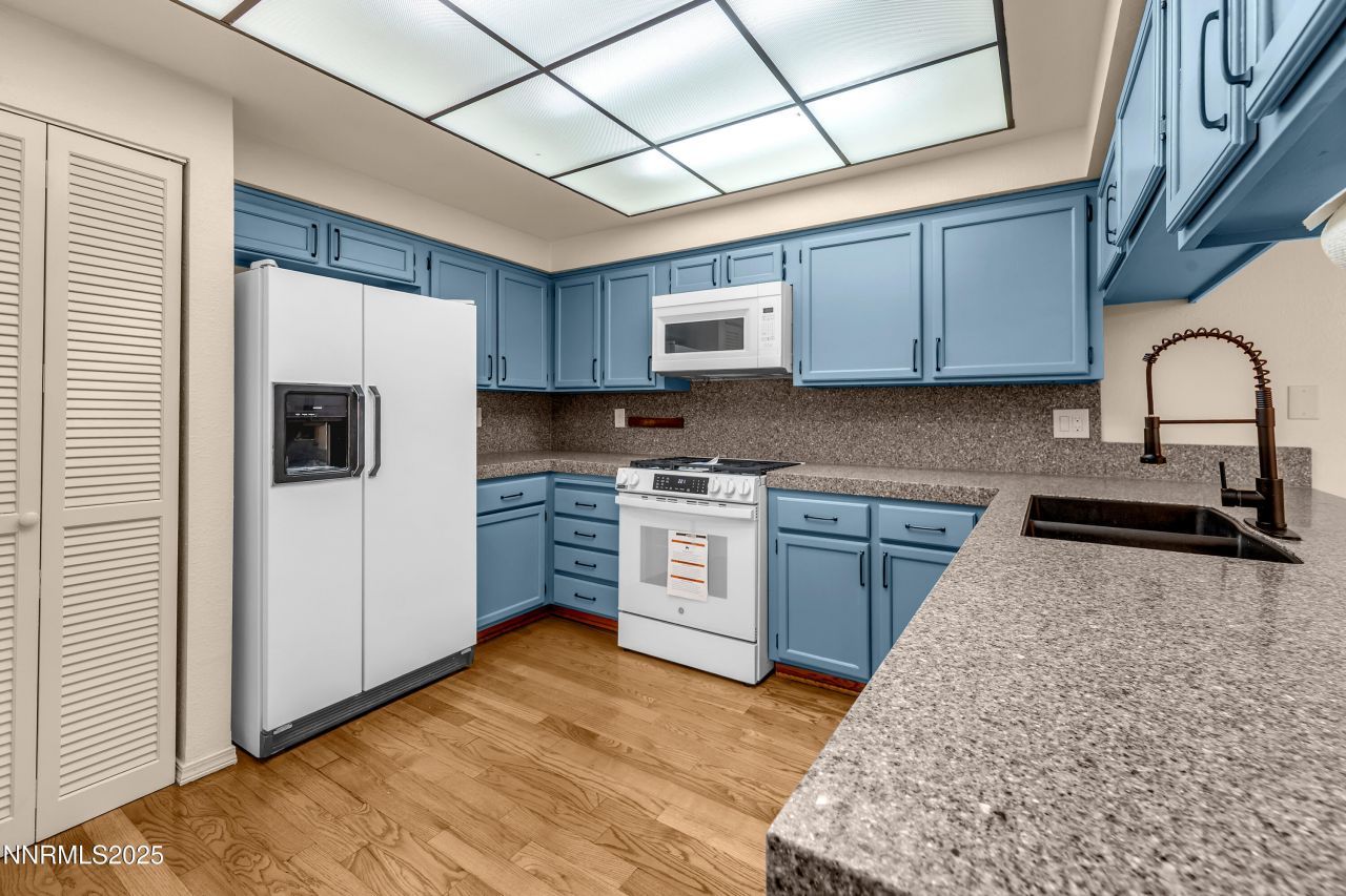 320 W Riverview Circle, Reno, NV 89509 Photo