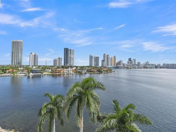 19101 NE 36th Ct, Unit 701, Aventura, FL 33180