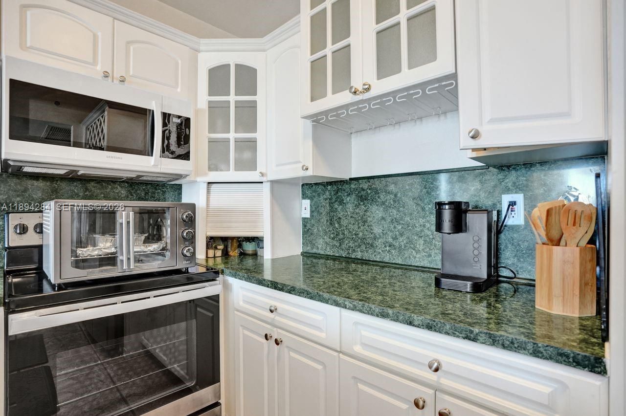 5601 Collins Ave, Unit 504, Miami Beach, FL 33140 Photo