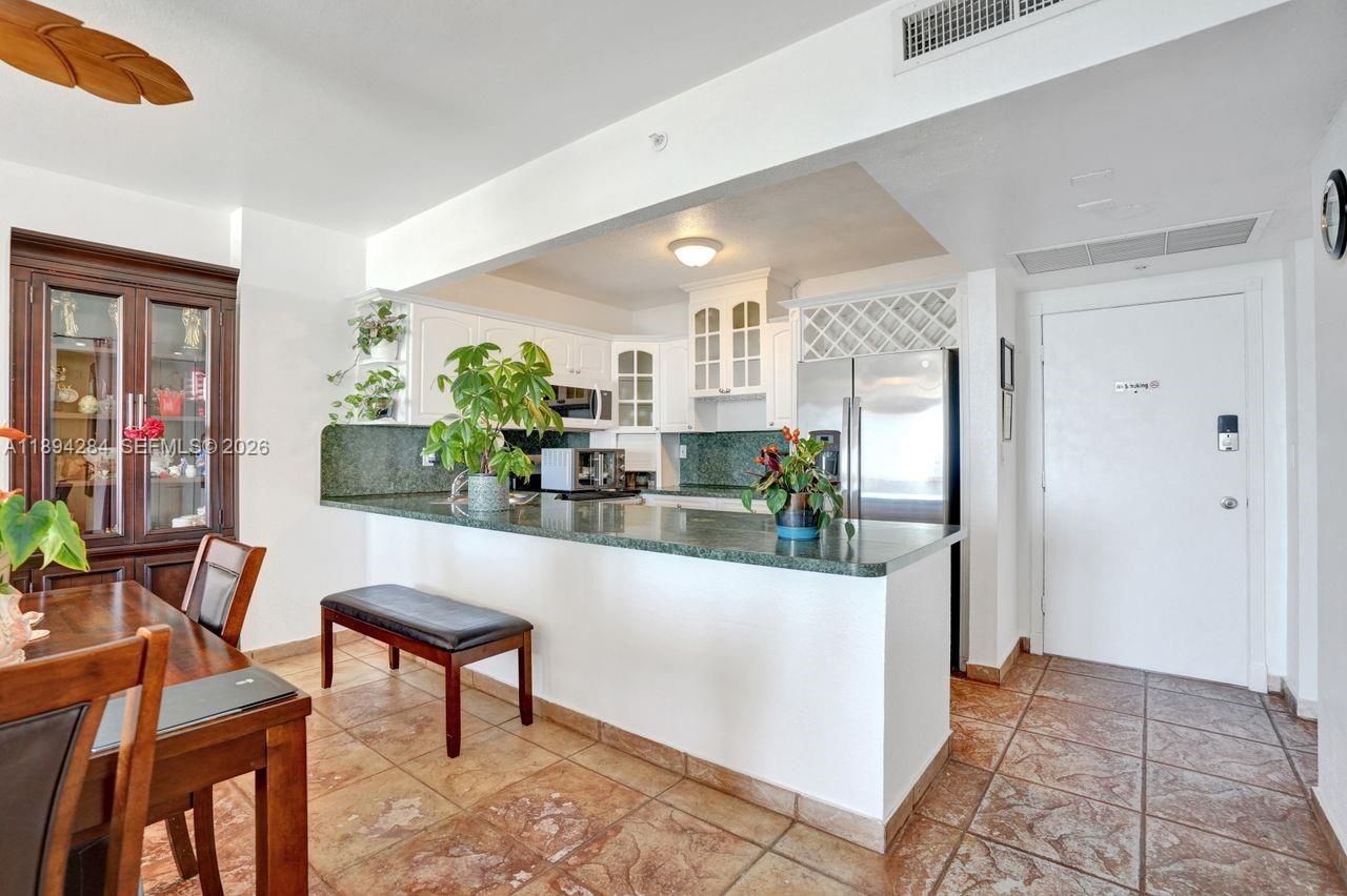 5601 Collins Ave, Unit 504, Miami Beach, FL 33140 Photo