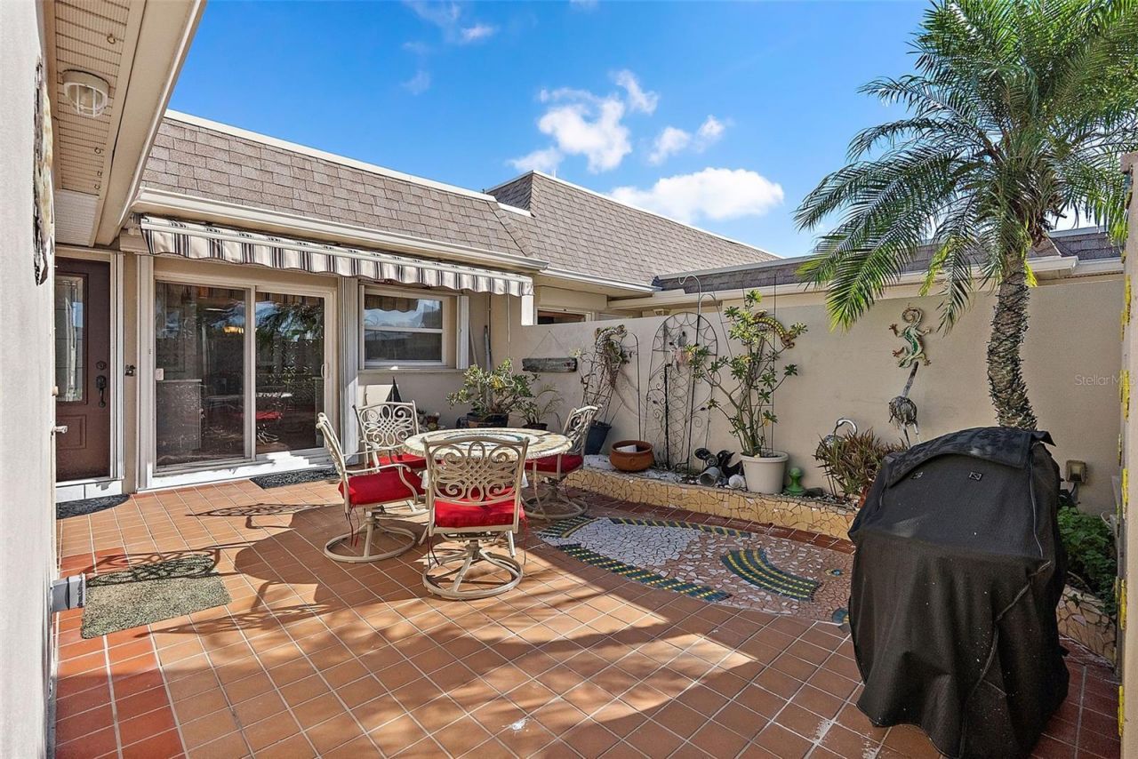 325 Boca Ciega Point Boulevard, Saint Petersburg, FL 33708 Main Photo