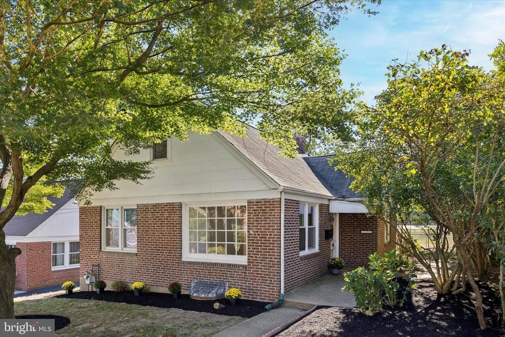 1228 Old Lane, Drexel Hill, PA 19026 Main Photo
