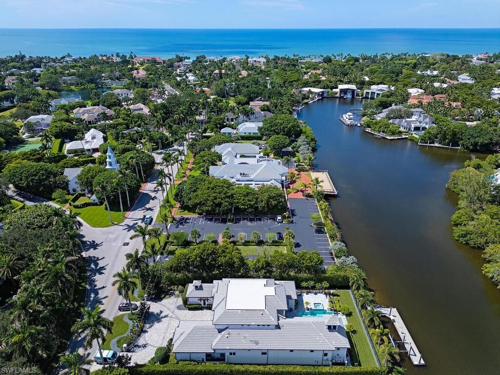 605 Galleon Dr, Naples, FL 34102 Photo