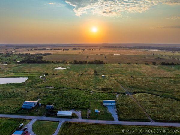 8 N 3990 Road, Dewey, OK 74029