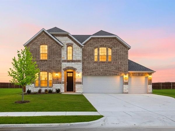 512 Pinnacles Court, Forney, TX 75126