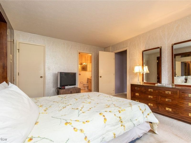 2202 Acacia Park Drive, Unit 2219, Lyndhurst, OH 44124 Photo 17