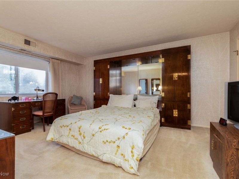 2202 Acacia Park Drive, Unit 2219, Lyndhurst, OH 44124 Photo 18