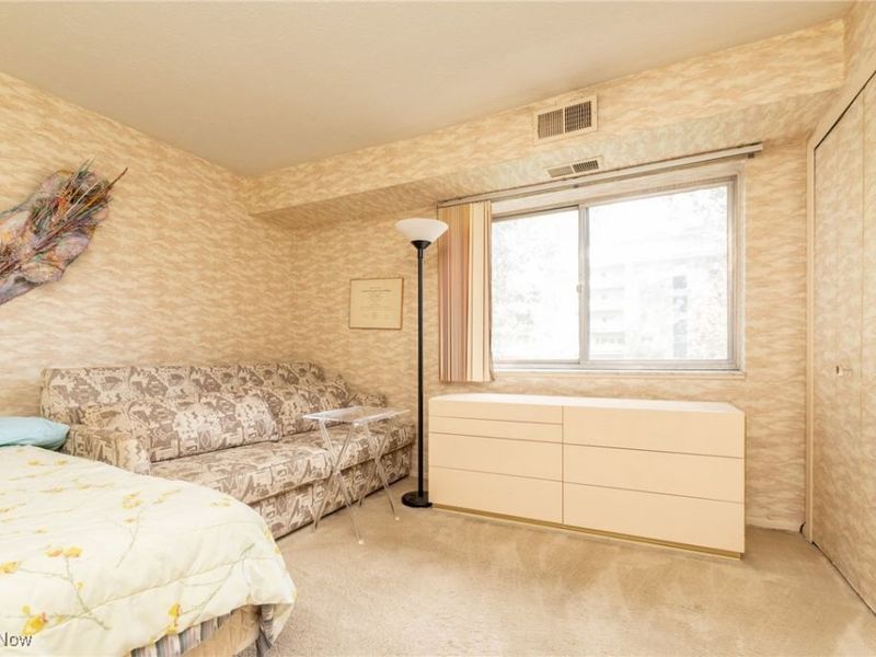 2202 Acacia Park Drive, Unit 2219, Lyndhurst, OH 44124 Photo 20