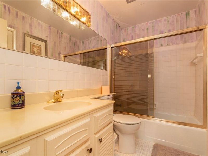 2202 Acacia Park Drive, Unit 2219, Lyndhurst, OH 44124 Photo 22