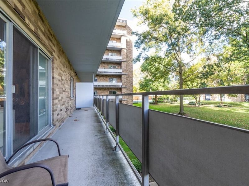 2202 Acacia Park Drive, Unit 2219, Lyndhurst, OH 44124 Photo 23