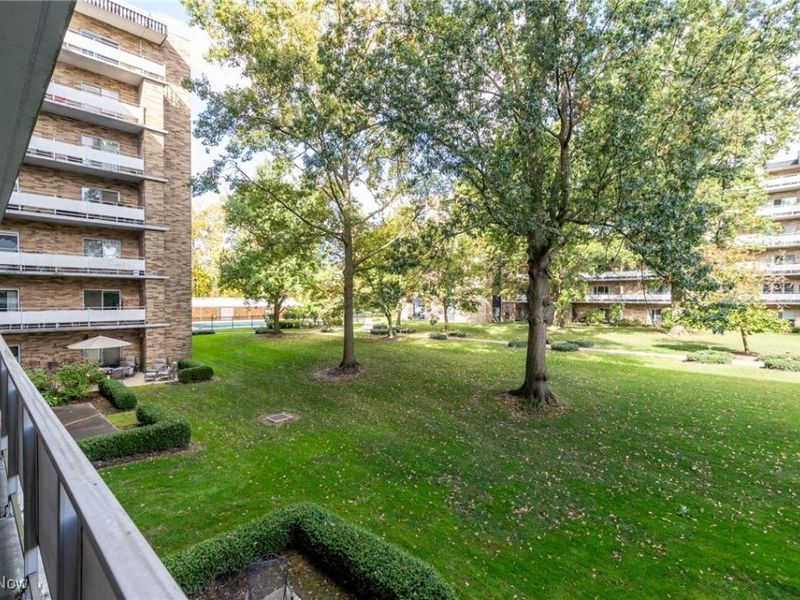 2202 Acacia Park Drive, Unit 2219, Lyndhurst, OH 44124 Photo 24