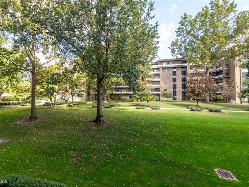 2202 Acacia Park Drive, Unit 2219, Lyndhurst, OH 44124 Photo 25