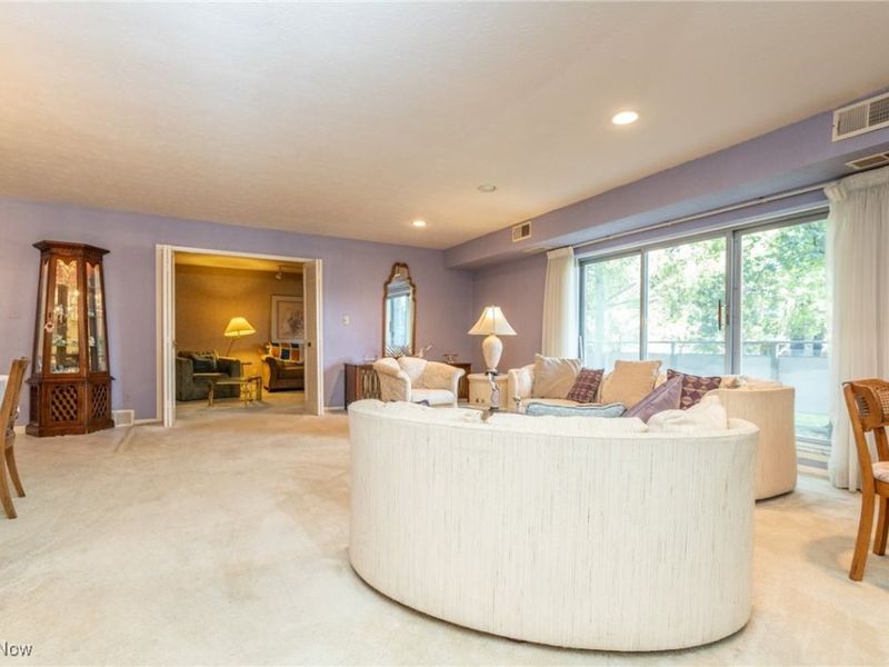 2202 Acacia Park Drive, Unit 2219, Lyndhurst, OH 44124 Photo 4