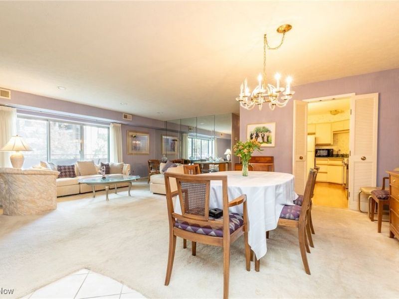 2202 Acacia Park Drive, Unit 2219, Lyndhurst, OH 44124 Photo 6