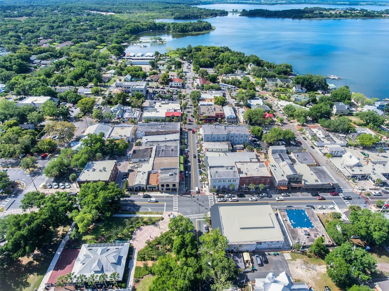 610 S Highland Street, Mount Dora, FL 32757 Photo