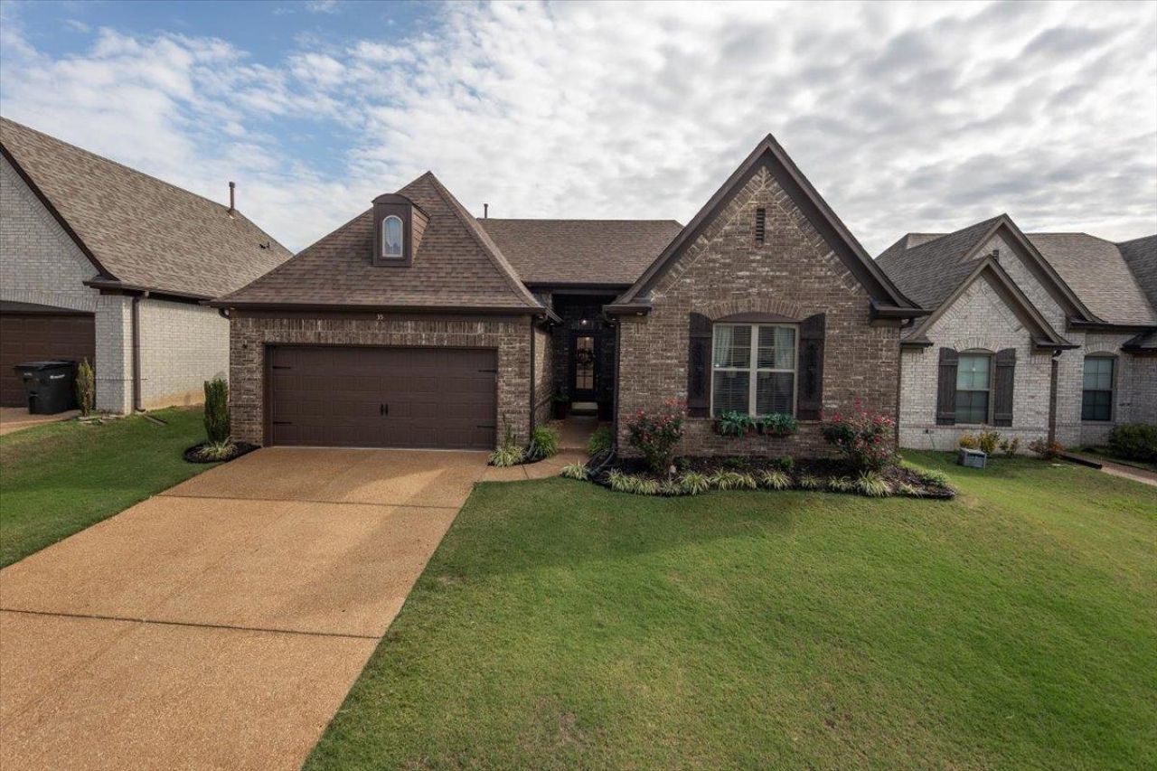 35 Briar Hollow Ln, Oakland, TN 38060 Main Photo