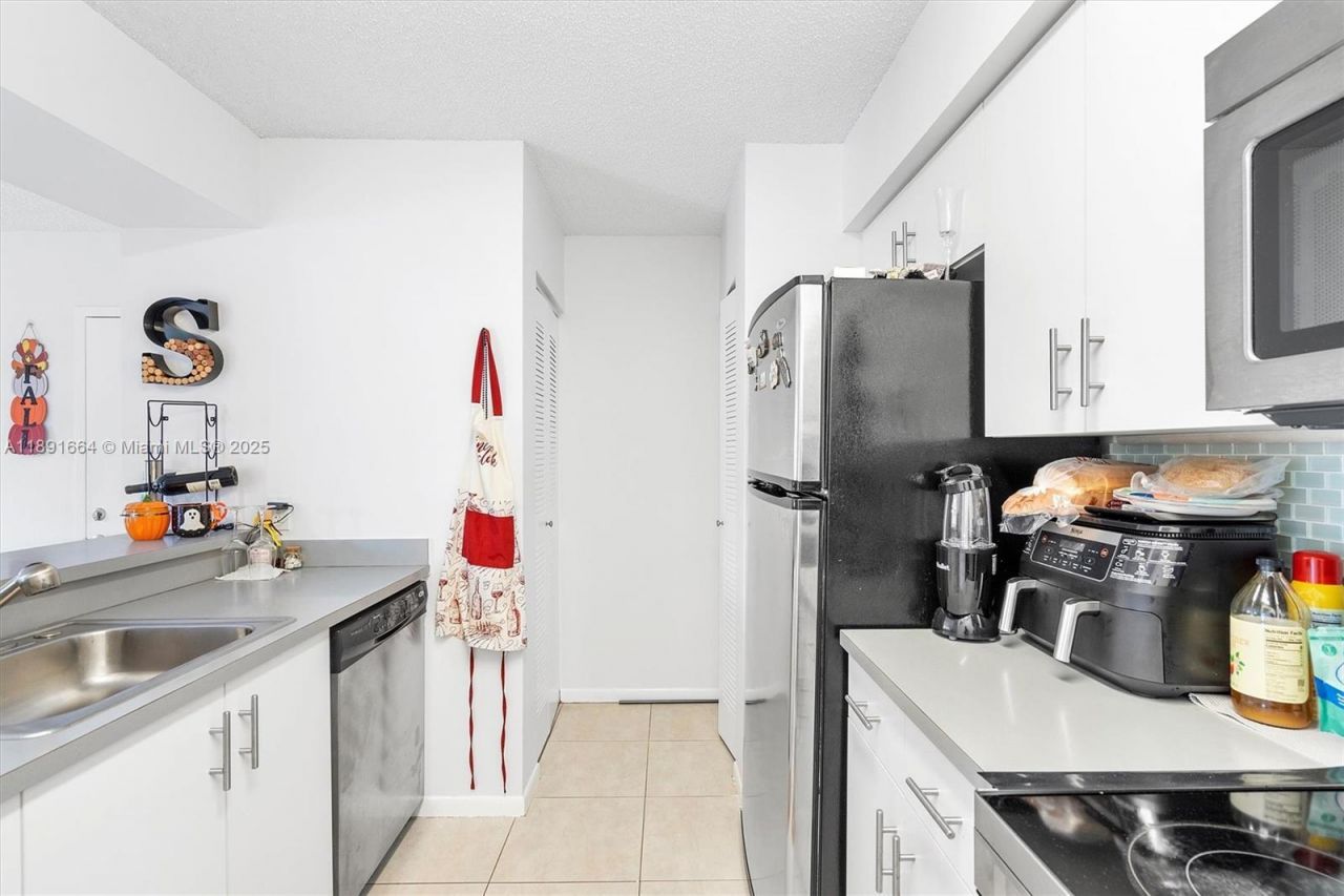 510 S Park Rd, Unit 25-10, Hollywood, FL 33021 Photo