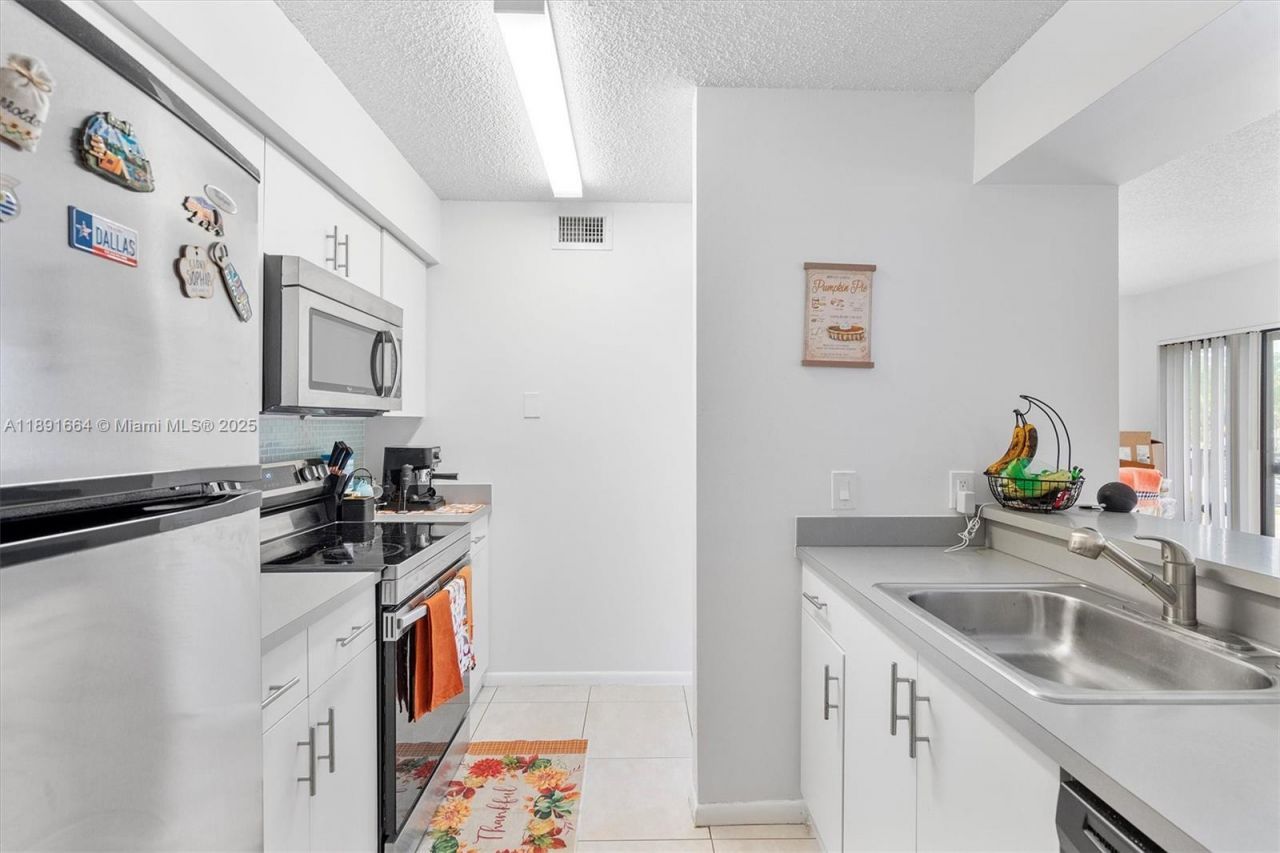 510 S Park Rd, Unit 25-10, Hollywood, FL 33021 Photo