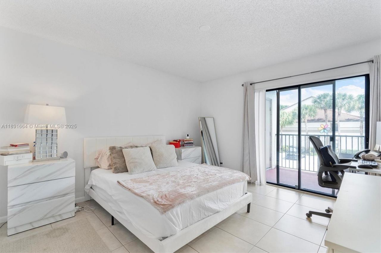 510 S Park Rd, Unit 25-10, Hollywood, FL 33021 Photo