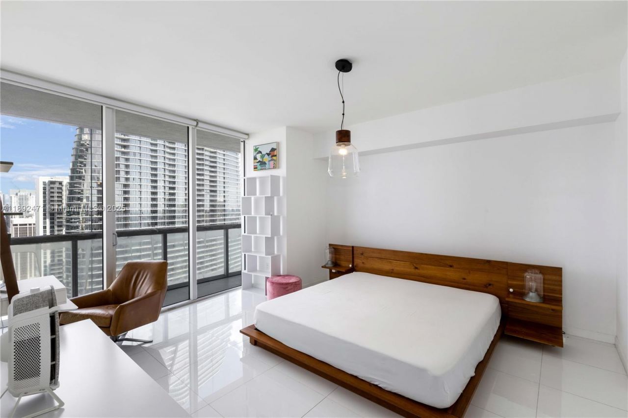 475 Brickell Ave, Unit 4015, Miami, FL 33131 Photo