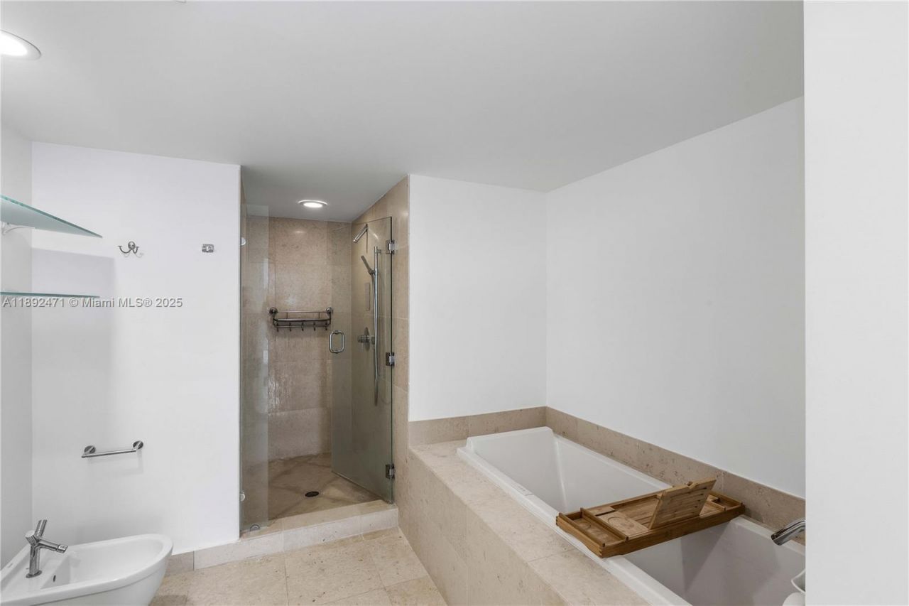 475 Brickell Ave, Unit 4015, Miami, FL 33131 Photo