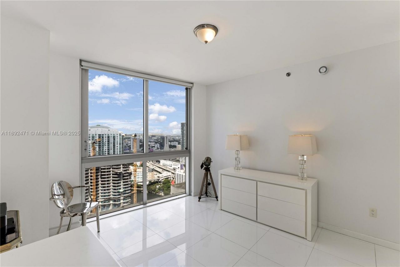 475 Brickell Ave, Unit 4015, Miami, FL 33131 Photo