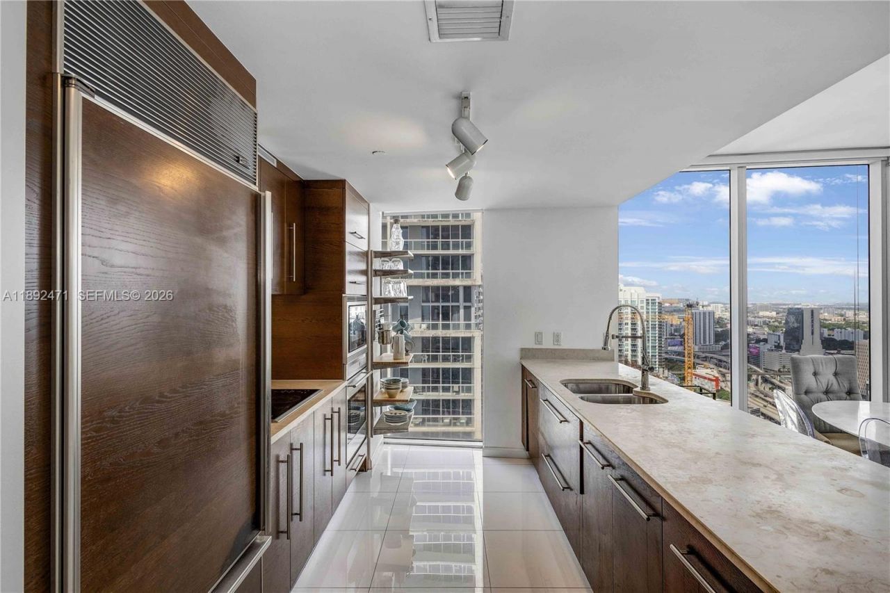 475 Brickell Ave, Unit 4015, Miami, FL 33131 Photo