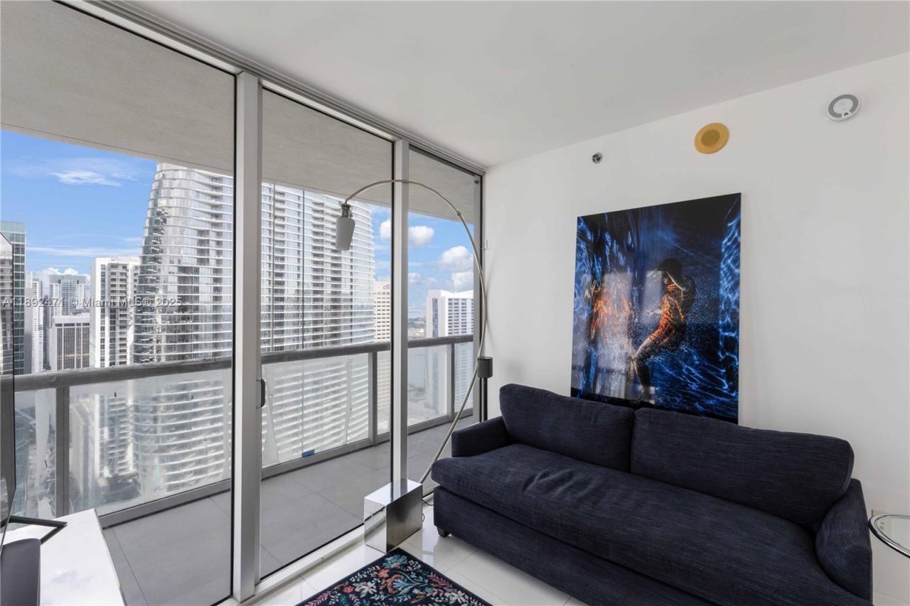 475 Brickell Ave, Unit 4015, Miami, FL 33131 Photo