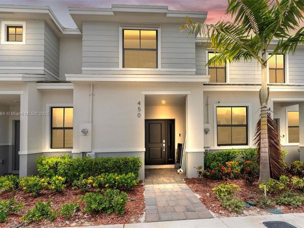 450 NE 13th St, Florida City, FL 33034