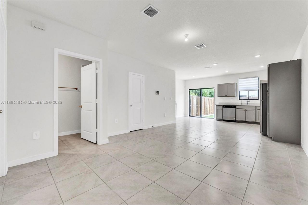 450 NE 13th St, Florida City, FL 33034 Photo