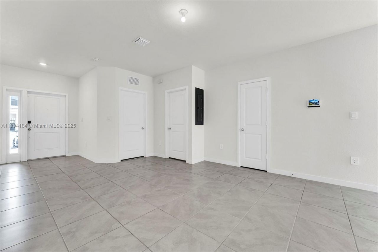 450 NE 13th St, Florida City, FL 33034 Photo