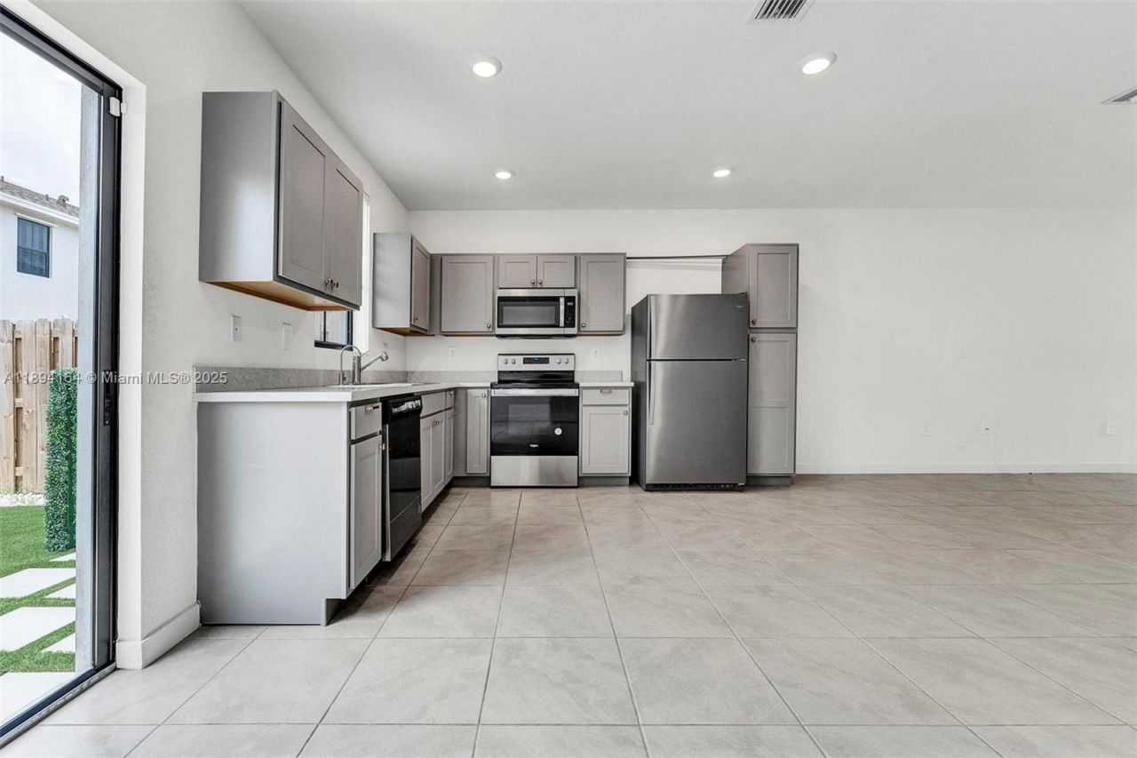 450 NE 13th St, Florida City, FL 33034 Photo