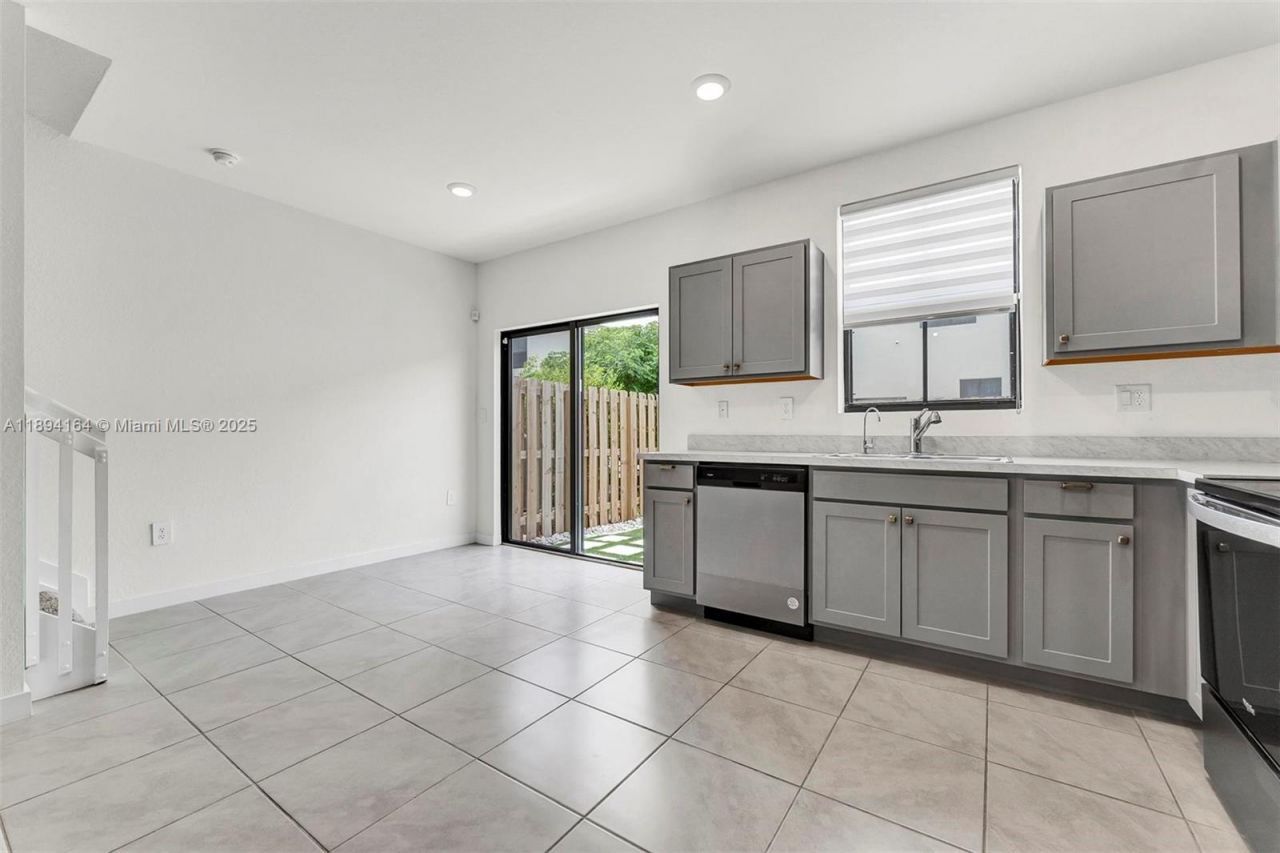 450 NE 13th St, Florida City, FL 33034 Photo