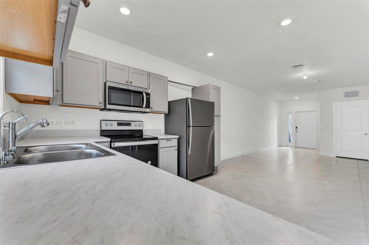 450 NE 13th St, Florida City, FL 33034 Photo